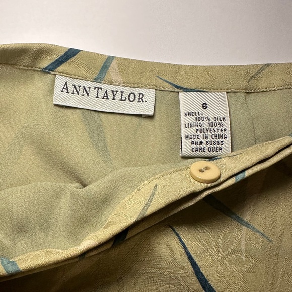 Ann Taylor 100% Silk Wrap MIDI Skirt Size 6 - Picture 9 of 9